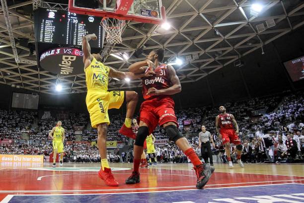 相互交织且 相互交织且