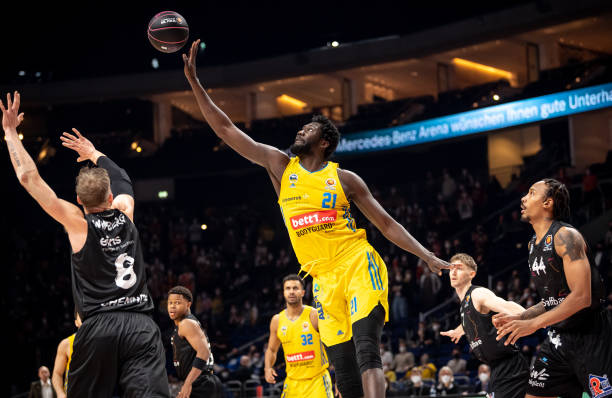 运动员等多 运动员等多